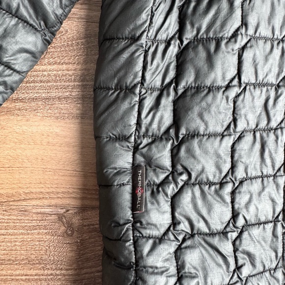 The North Face Men's Thermoball Jacket Size XL - Picture 5 of 5